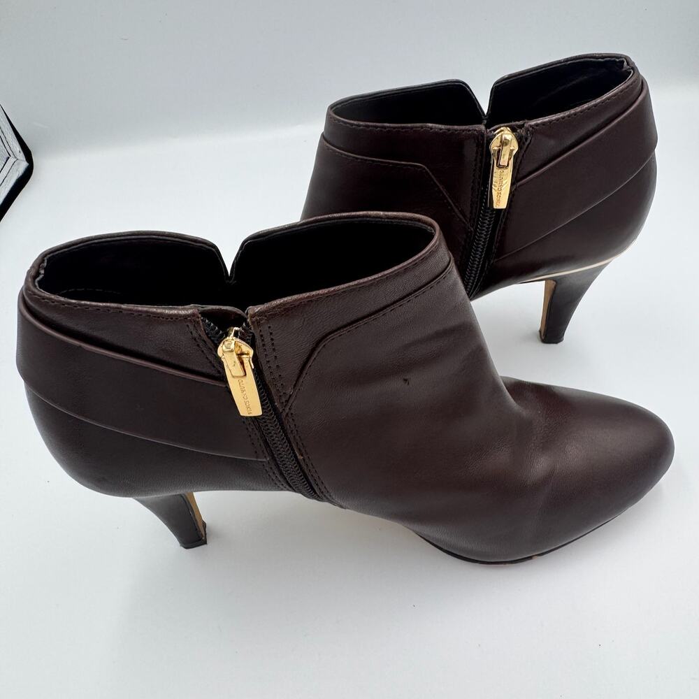 Vince Camuto Vernaya Ankle Booties 10M Espresso Brown Leather Gold Buckle Heels - Picture 10 of 16